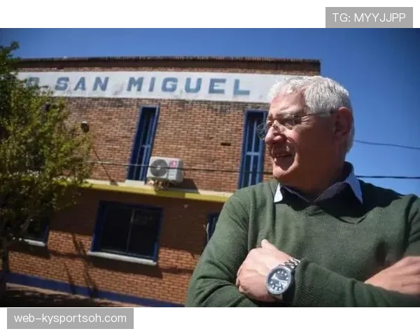 从佩纳罗尔到本菲卡再到英超：努涅斯职业生涯跃迁路径与成长瓶颈分析