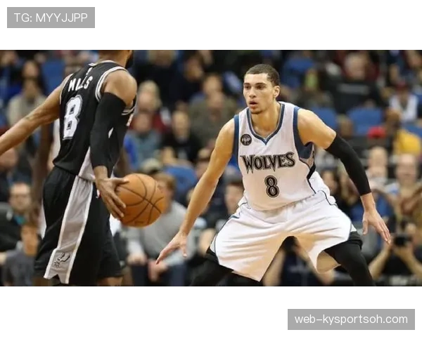 扎克拉文哪里来的这身奢华，到底是打球还是走红毯？